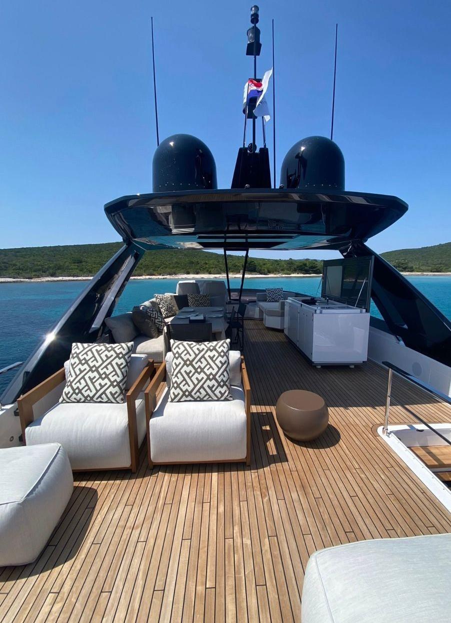 2023 FERRETTI YACHTS 780 